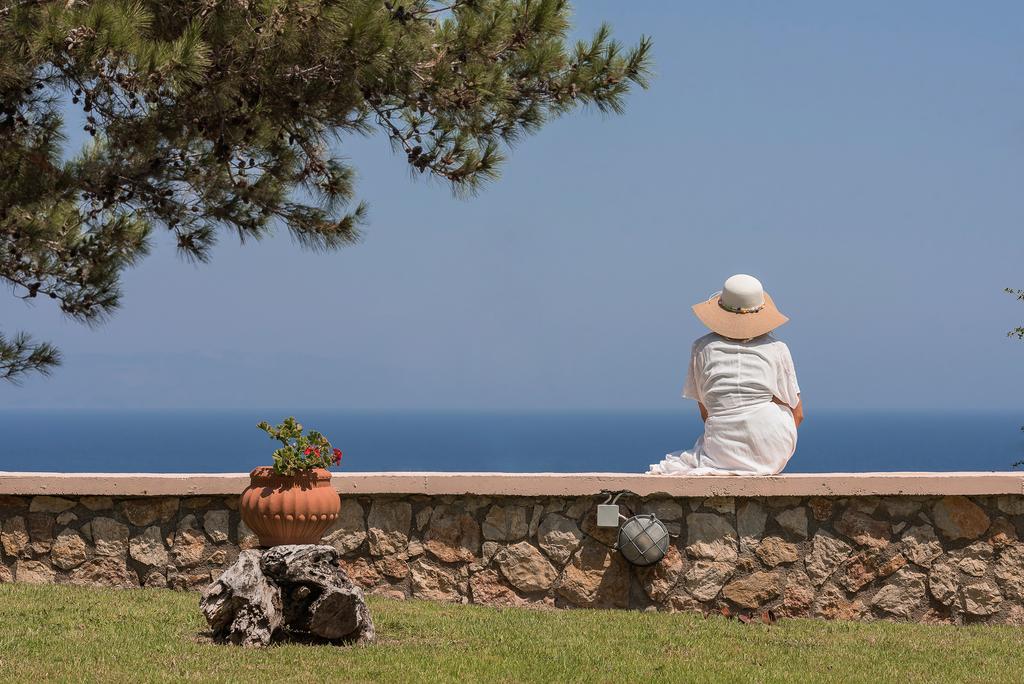 Villa Russelia Kalavarda Bagian luar foto