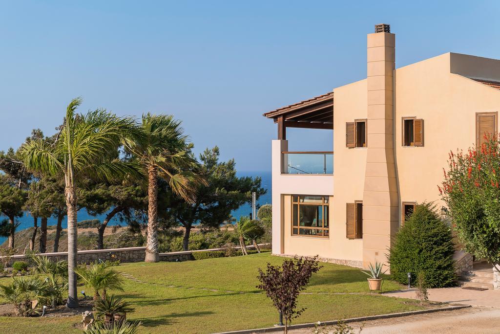 Villa Russelia Kalavarda Bagian luar foto