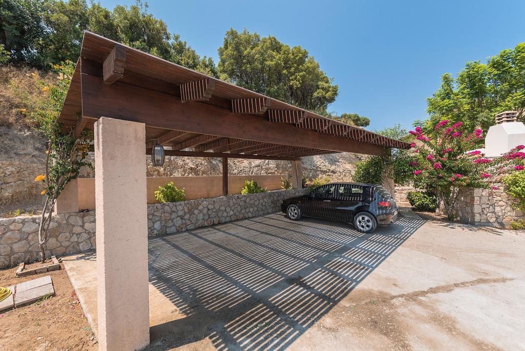 Villa Russelia Kalavarda Bagian luar foto