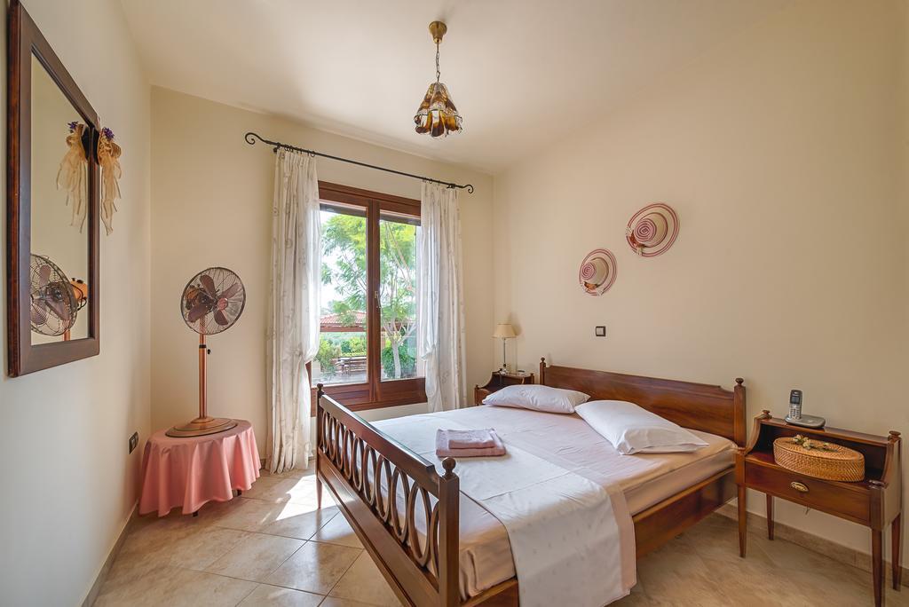 Villa Russelia Kalavarda Bagian luar foto