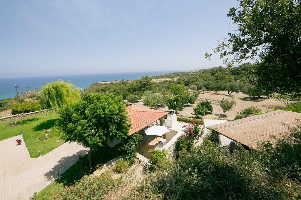 Villa Russelia Kalavarda Bagian luar foto