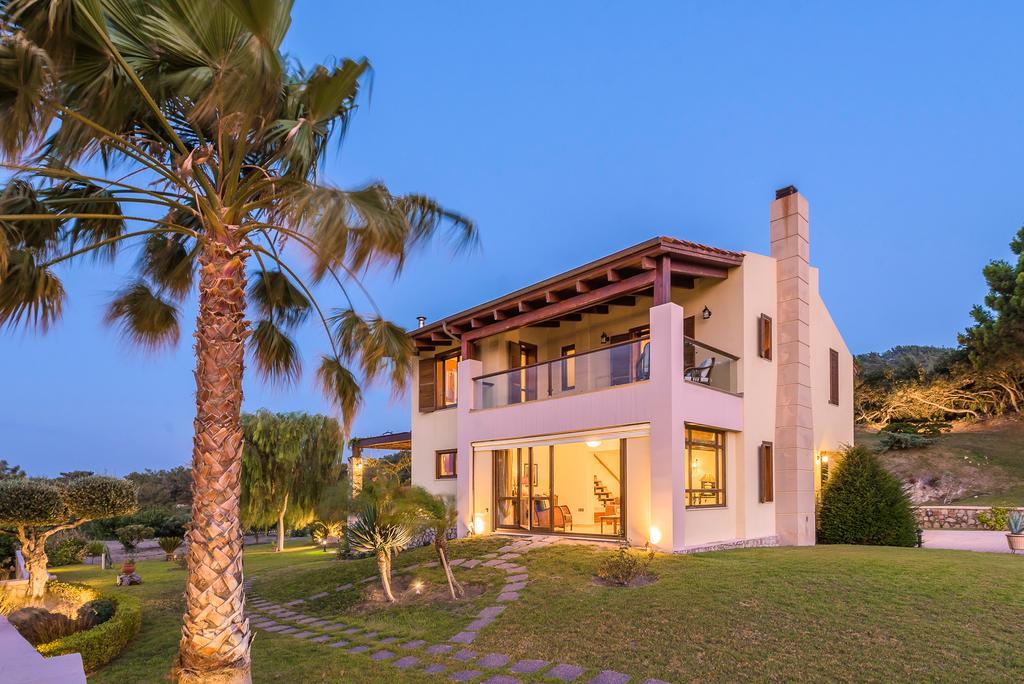 Villa Russelia Kalavarda Bagian luar foto